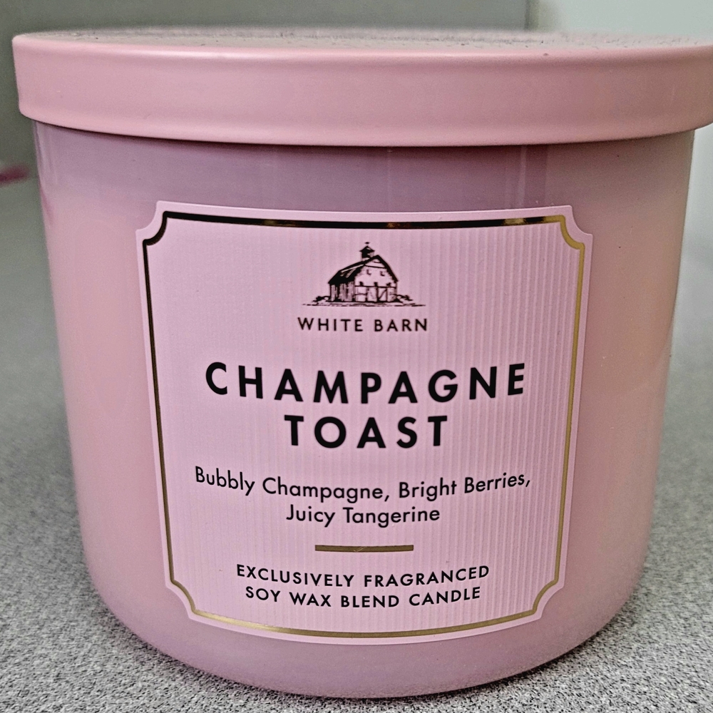 🆕️White Barn-Pink, Champagne Toast Candle🔷️